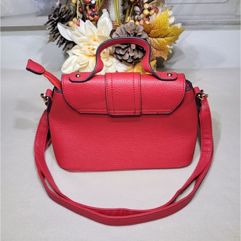 Woman's Small Red Handbag Crossbody Style Purse 6in(H)X8.5in (L)X4in(W) EUC - Picture 7 of 7